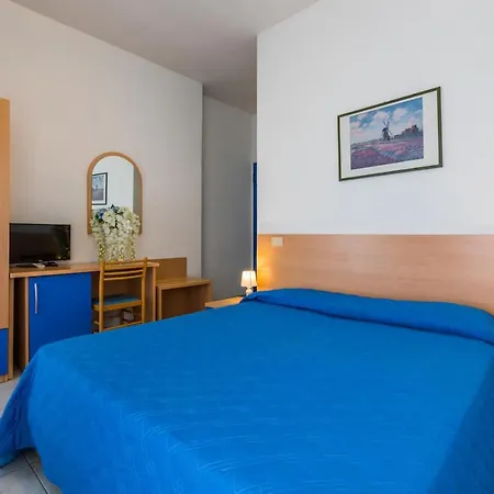 Isa-family In With Swimming Pool In Marina Di Cecina, Just 10 Meters From The Sea Cecina (Livorno)